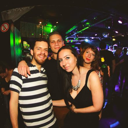 BEHAVE! - BACK TO THE 80'S @ U4