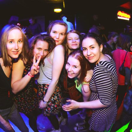 BEHAVE! - BACK TO THE 80'S @ U4