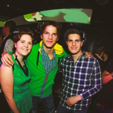 BEHAVE! - BACK TO THE 80'S @ U4