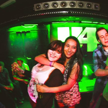 BEHAVE! - BACK TO THE 80'S @ U4