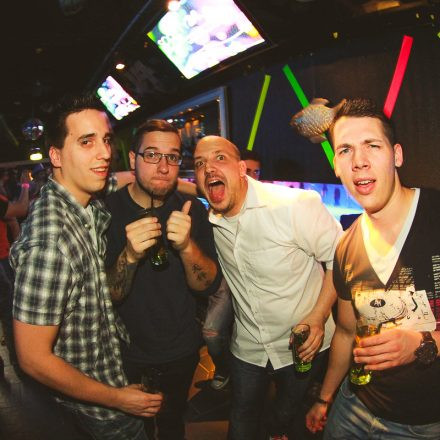 BEHAVE! - BACK TO THE 80'S @ U4