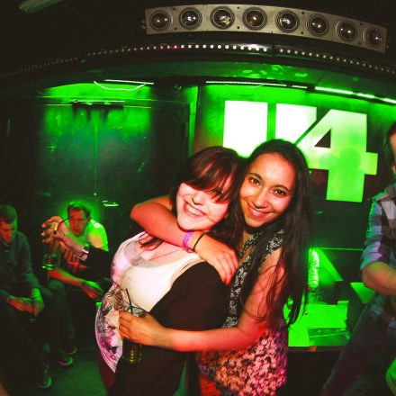 BEHAVE! - BACK TO THE 80'S @ U4