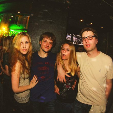 BEHAVE! - BACK TO THE 80'S @ U4