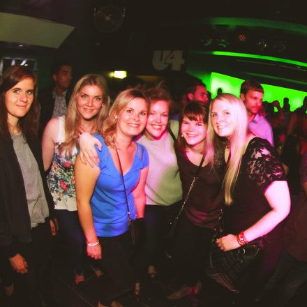 BEHAVE! - BACK TO THE 80'S @ U4