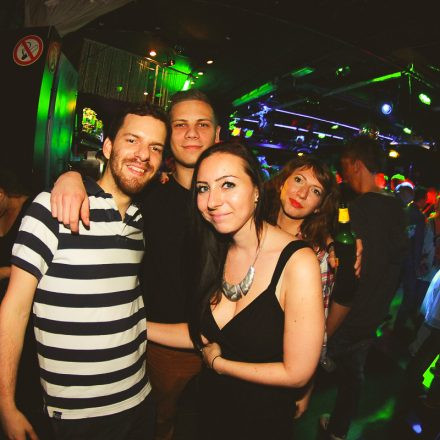 BEHAVE! - BACK TO THE 80'S @ U4