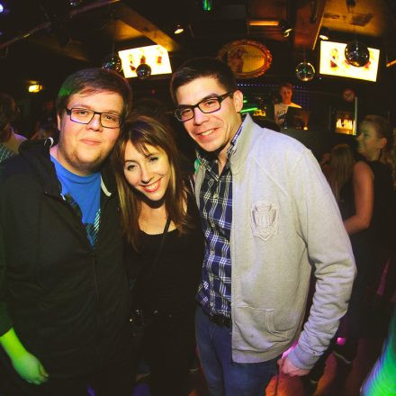 BEHAVE! - BACK TO THE 80'S @ U4