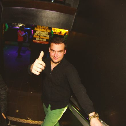 BEHAVE! - BACK TO THE 80'S @ U4