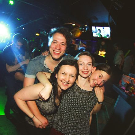 BEHAVE! - BACK TO THE 80'S @ U4