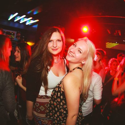 BEHAVE! - BACK TO THE 80'S @ U4