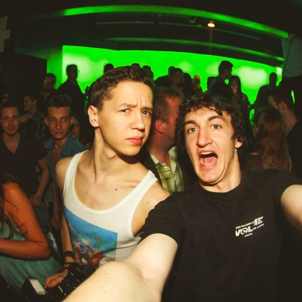 BEHAVE! - BACK TO THE 80'S @ U4