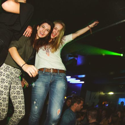 BEHAVE! - BACK TO THE 80'S @ U4
