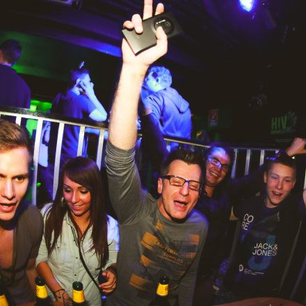 BEHAVE! - BACK TO THE 80'S @ U4