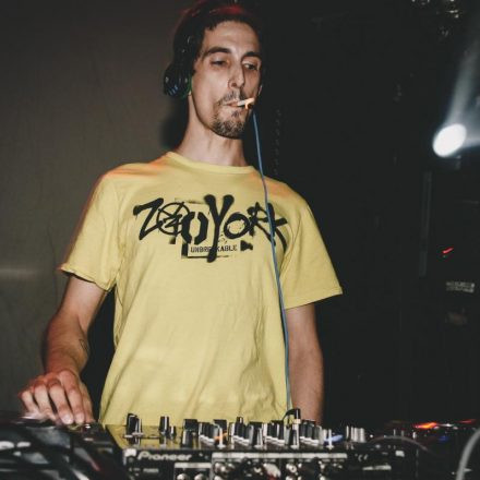 Beat it ft. Camo and Krooked @ Flex