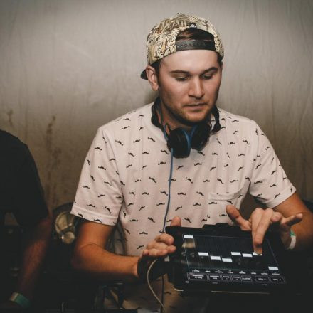 Beat it ft. Camo and Krooked @ Flex