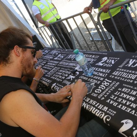 Nova Rock Festival 2014 - Autogrammzelt @Pannonia Fields II