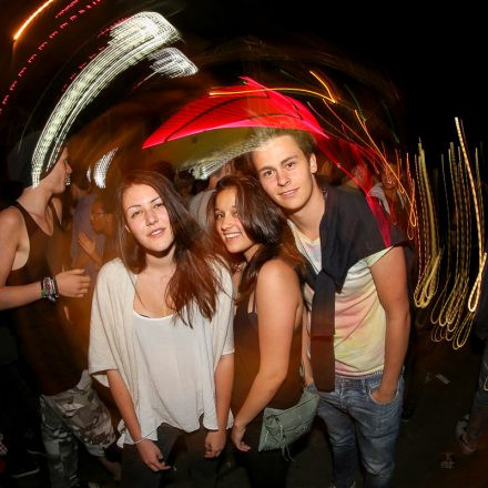 Beat it Special with Aphrodite & MC Junior Red @ Flex