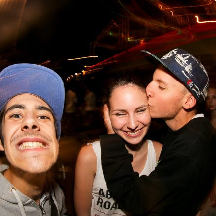Beat it Special with Aphrodite & MC Junior Red @ Flex