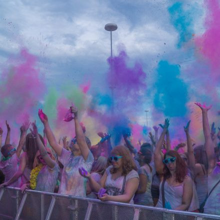 HOLI Festival der Farben St. Pölten