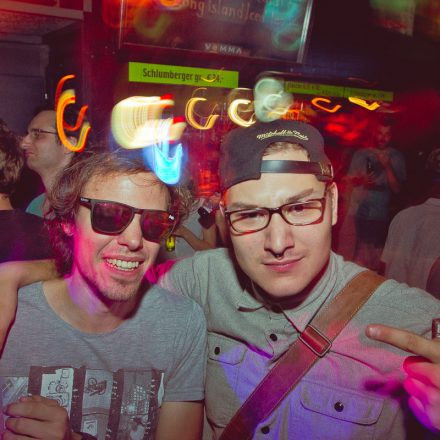 Switch! pres. DJ Version @ Camera