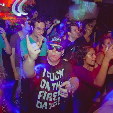 Switch! pres. DJ Version @ Camera