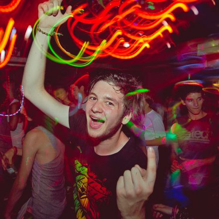 Switch! pres. DJ Version @ Camera