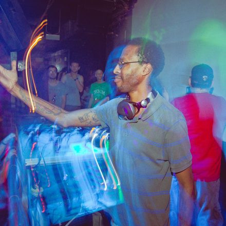 Switch! pres. DJ Version @ Camera