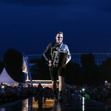 Andreas Gabalier - Mega Open Air Tour 2014 @ Krieau Wien