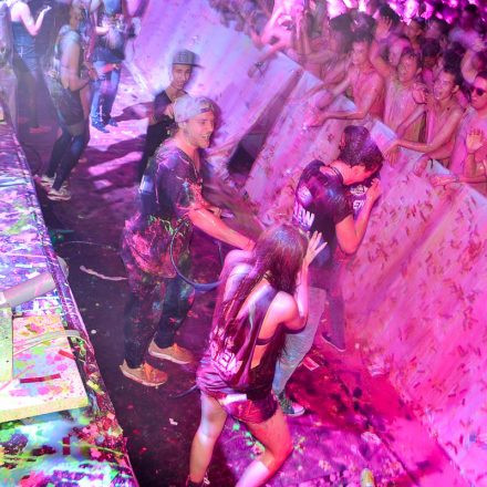 Color Baaash @ Gasometer