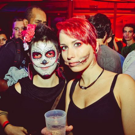 Halloween Electronic Carnival @ Dots21