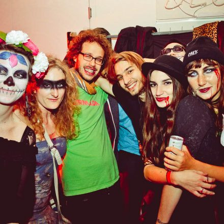 Halloween Electronic Carnival @ Dots21