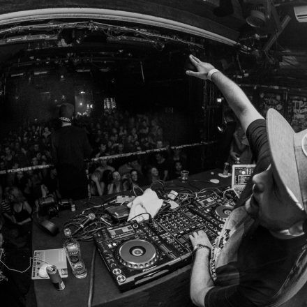Future Beatz special with Guerilla Warfare: TC & Diskord @ Flex