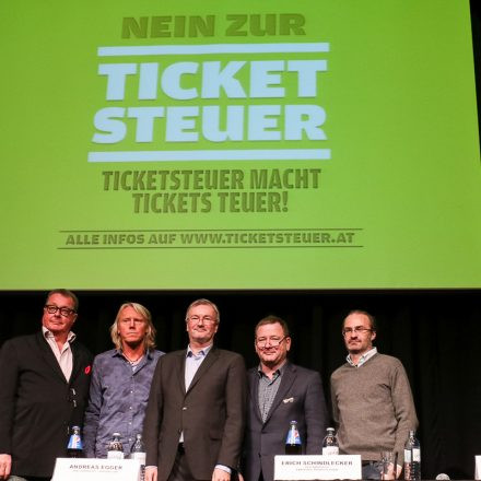 Pressekonferenz gegen die Ticketsteuer @ Stadtsaal