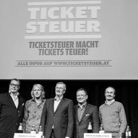 Pressekonferenz gegen die Ticketsteuer @ Stadtsaal