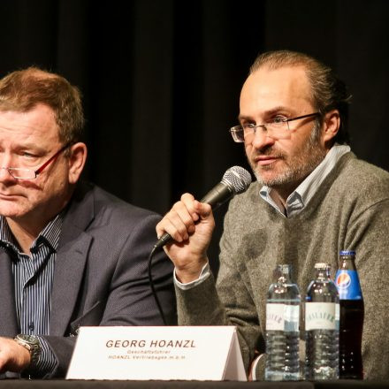 Pressekonferenz gegen die Ticketsteuer @ Stadtsaal