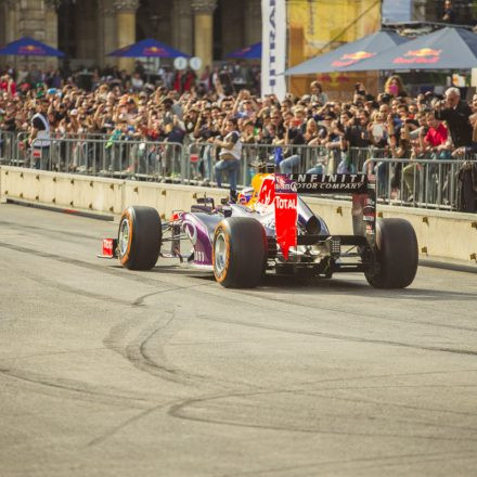 RedBull F1 Showrun @ Rathaus