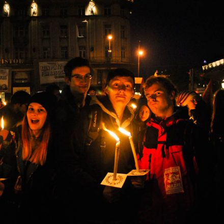 Fackelzug zum Rathausplatz / Mono & Nikitaman @ Rathausplatz