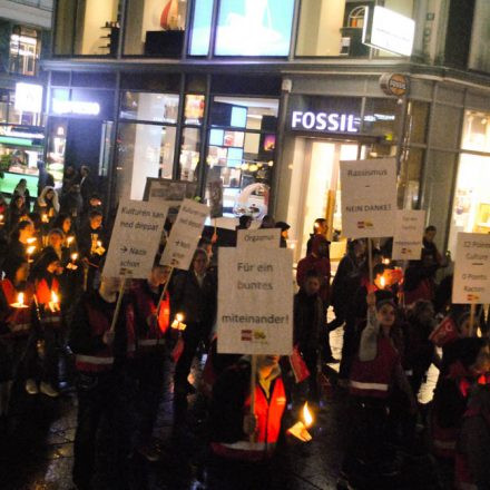 Fackelzug zum Rathausplatz / Mono & Nikitaman @ Rathausplatz