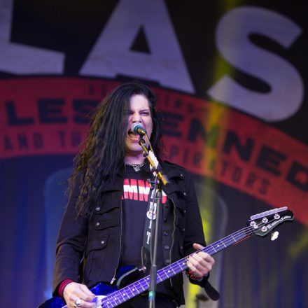 Slash feat. Myles Kennedy & The Conspirators @ Burg Clam