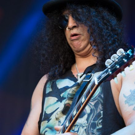 Slash feat. Myles Kennedy & The Conspirators @ Burg Clam