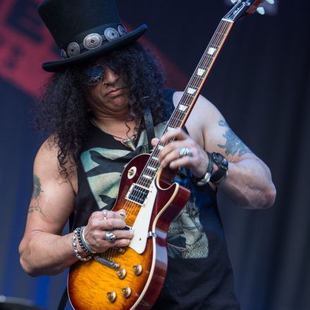 Slash feat. Myles Kennedy & The Conspirators @ Burg Clam