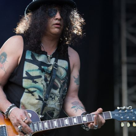 Slash feat. Myles Kennedy & The Conspirators @ Burg Clam