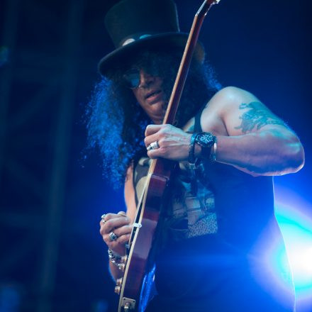 Slash feat. Myles Kennedy & The Conspirators @ Burg Clam
