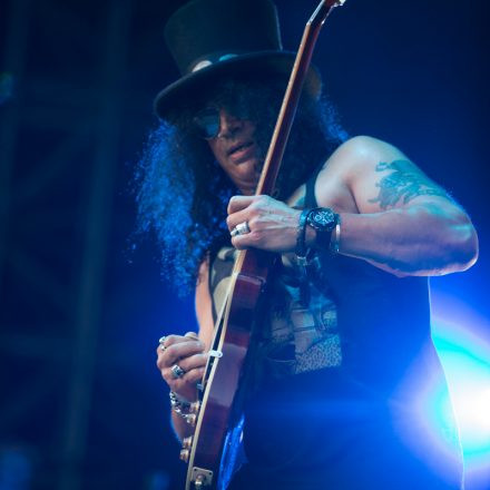 Slash feat. Myles Kennedy & The Conspirators @ Burg Clam