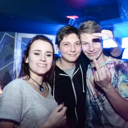 Switch! feat. Serum & Dj Limited @ Auslage