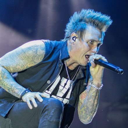 Five Finger Death Punch & Papa Roach @ Gasometer