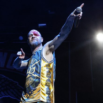 Five Finger Death Punch & Papa Roach @ Gasometer