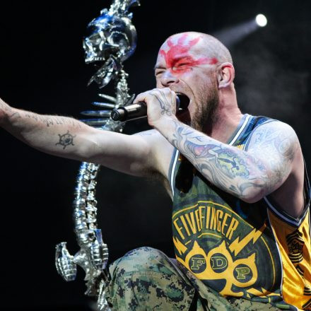 Five Finger Death Punch & Papa Roach @ Gasometer