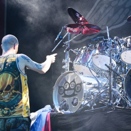 Five Finger Death Punch & Papa Roach @ Gasometer