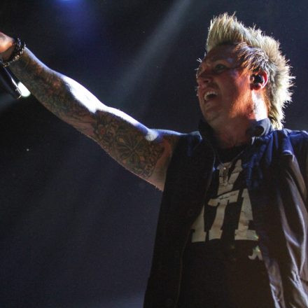 Five Finger Death Punch & Papa Roach @ Gasometer