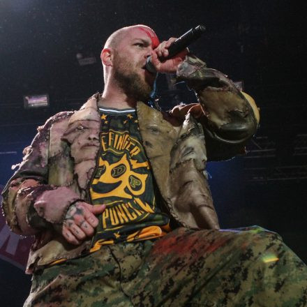 Five Finger Death Punch & Papa Roach @ Gasometer